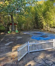 760 Oak Glen Rd in Howell, NJ - Building Photo - Building Photo