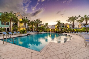 Town Vineland in Orlando, FL - Building Photo