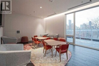 3-1203 Gloucester St in Toronto, ON - Building Photo - Building Photo