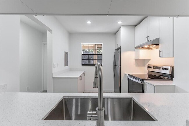 3631 NW 94th Ave, Unit 6G in Sunrise, FL - Foto de edificio - Building Photo