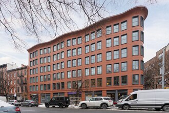 111 Charles St in New York, NY - Building Photo - Building Photo
