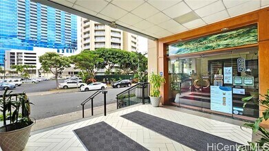 747 Amana St in Honolulu, HI - Building Photo - Building Photo