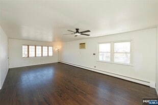 52 Elizabeth St in Garfield, NJ - Building Photo