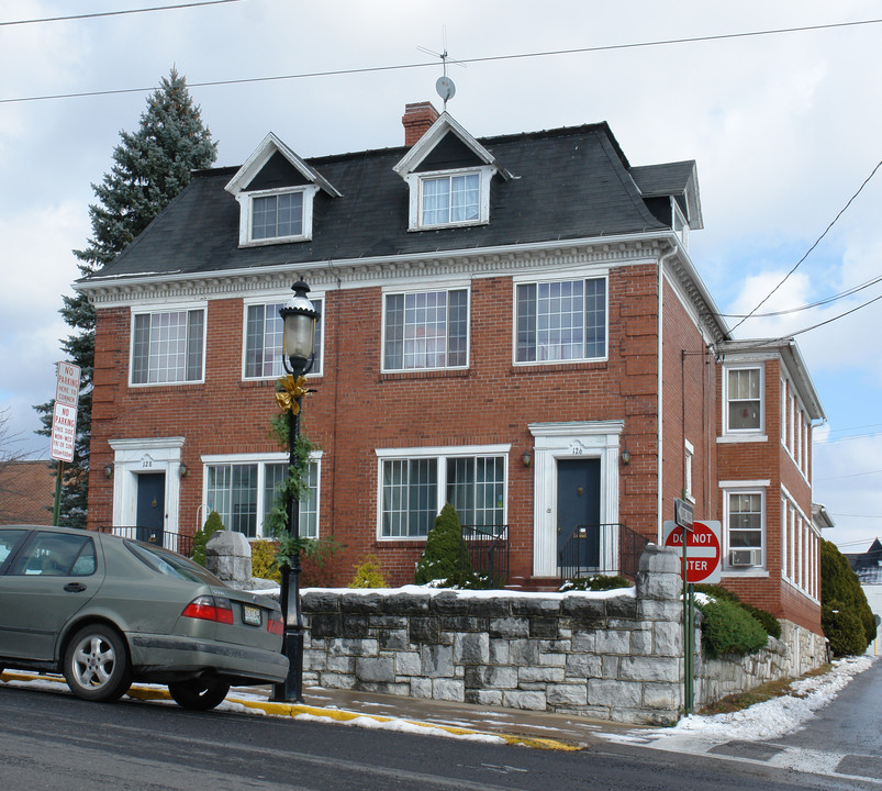 126-128 N Spring St in Bellefonte, PA - Building Photo