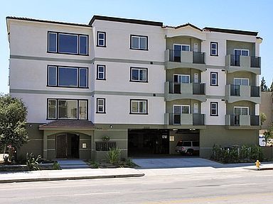 7651 Laurel Canyon Blvd in Los Angeles, CA - Building Photo - Building Photo