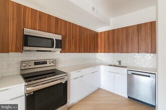 4200 Lancaster Ave-Unit -401 in Philadelphia, PA - Building Photo - Building Photo