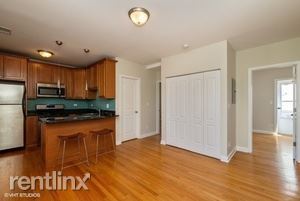 3007 N Clifton Ave in Chicago, IL - Building Photo - Building Photo