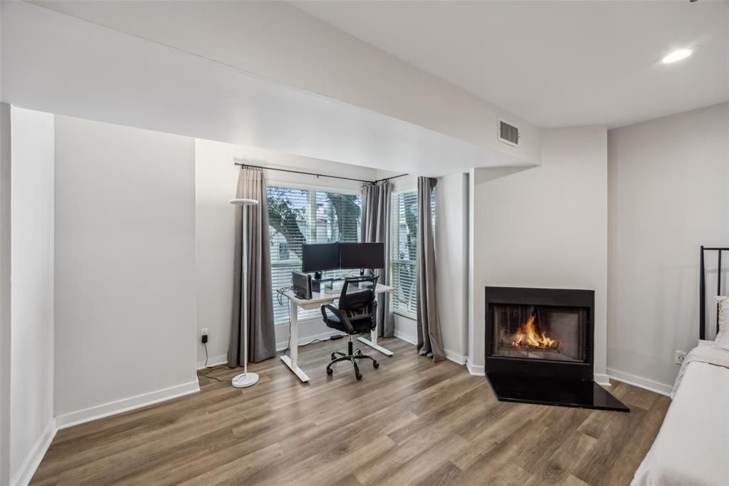 401 Camino Ruiz in Camarillo, CA - Building Photo