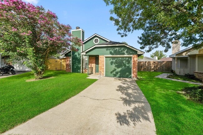 9323 Goodmeadow Dr in Houston, TX - Building Photo - Building Photo