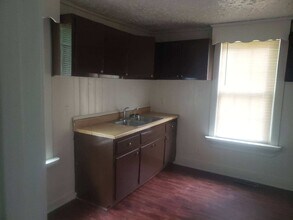142 Windsor Ave in Colonial Heights, VA - Building Photo - Building Photo