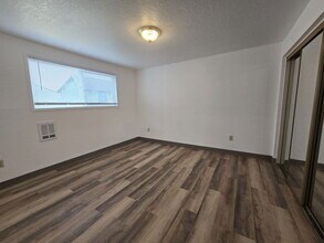 146 NE Atkinson Ct in Roseburg, OR - Building Photo - Building Photo