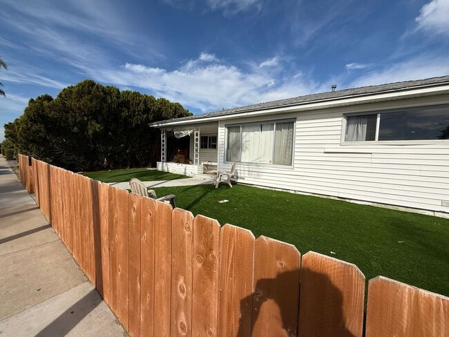 5528-5530 Dorothy Dr in San Diego, CA - Building Photo - Building Photo