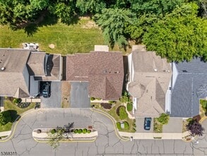 112 Overhill Dr in Sayreville, NJ - Building Photo - Building Photo