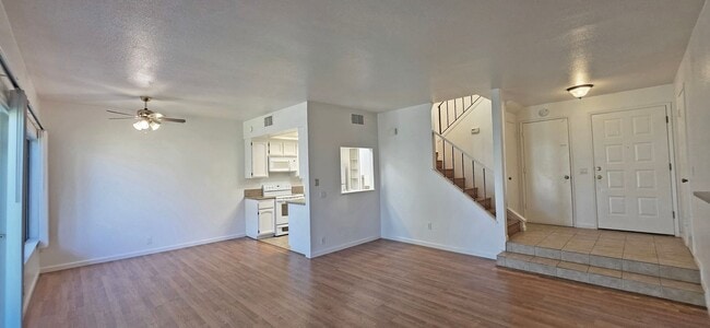 7862 Hampton Ln in Citrus Heights, CA - Foto de edificio - Building Photo