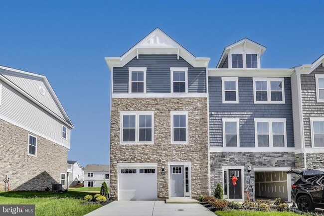 property at 11003 Barnard Pl