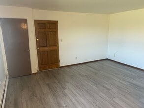 1024 Hunt Ave in Neenah, WI - Foto de edificio - Building Photo