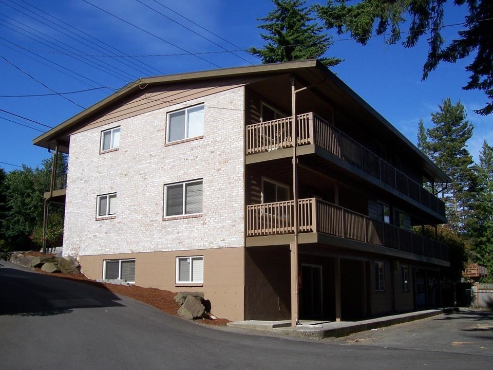 Meadowdale on the Park in Lynnwood, WA - Foto de edificio