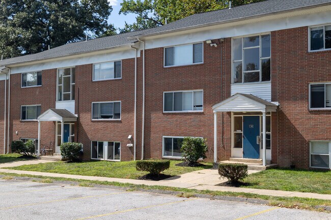 Cedar Manor Apartments in Baltimore, MD - Building Photo - Building Photo