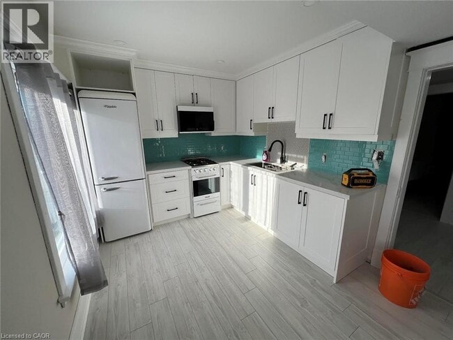 property at 155 Wentworth St S