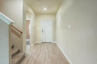 6830 Emerald Valley in San Antonio, TX - Building Photo - Building Photo