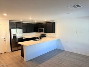 10772 Astell Isle Ct in Las Vegas, NV - Building Photo - Building Photo
