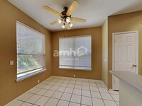 6525 Pine Hills Ln in Denton, TX - Foto de edificio - Building Photo