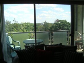 30 Woodland St, Unit 9p in Hartford, CT - Foto de edificio - Building Photo