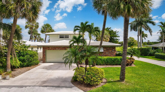 1102 N Golfview Rd in Lake Worth Beach, FL - Building Photo - Building Photo