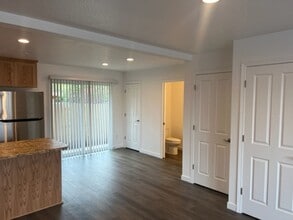 1106 W 11th St in Medford, OR - Building Photo - Building Photo