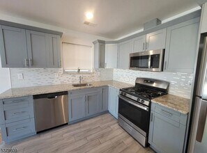 129 Brookdale Ave in Newark, NJ - Building Photo - Building Photo
