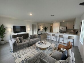 10024 Southwest Dr in Fort Worth, TX - Foto de edificio - Building Photo