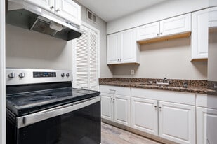 Flats at Greentree in Clarksville, IN - Building Photo