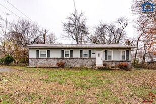 1211 Dale Way in Newport, TN - Building Photo