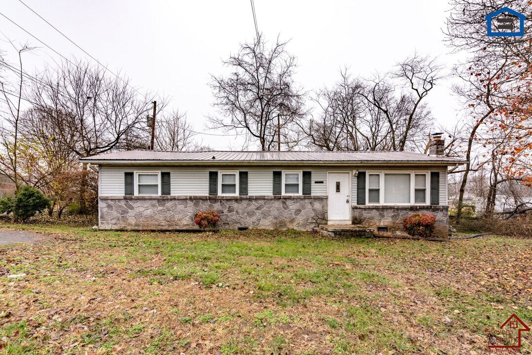 1211 Dale Way in Newport, TN - Building Photo