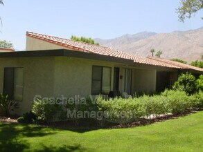 1800 Pso Raqueta in Palm Springs, CA - Building Photo - Building Photo