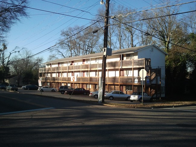 Ross Point Apartments in Auburn, AL - Foto de edificio - Building Photo