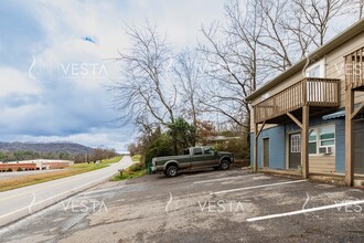 130 Reems Creek Rd in Weaverville, NC - Building Photo - Building Photo