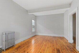 103 Summer St, Unit 3 in Somerville, MA - Building Photo - Building Photo