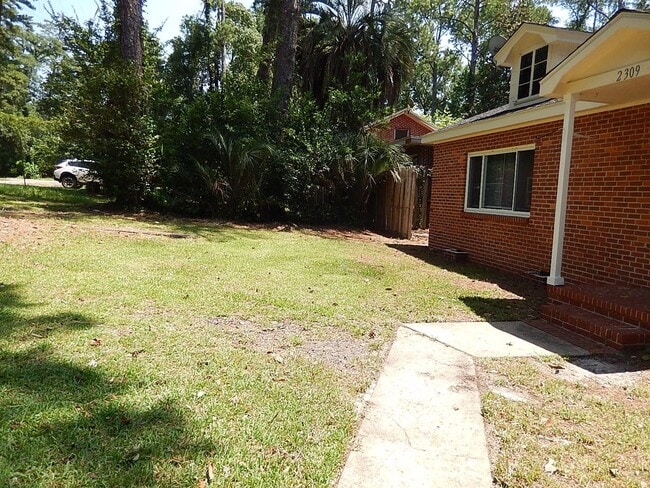 2309 Amelia Cir in Tallahassee, FL - Building Photo - Building Photo