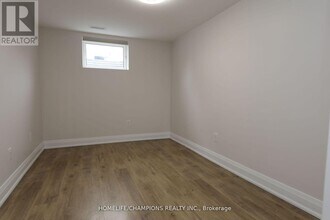 24 Tansley Ave in Toronto, ON - Building Photo - Building Photo