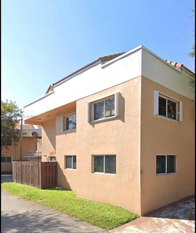 14907 SW 80th St in Miami, FL - Building Photo - Building Photo