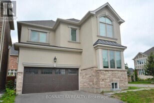 3182 Daisy Way in Oakville, ON - Building Photo