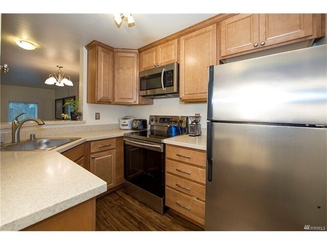 4356 W Lake Sammamish Pkwy SE in Issaquah, WA - Building Photo - Building Photo