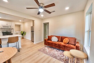529 Illinois Ave in League City, TX - Building Photo - Building Photo