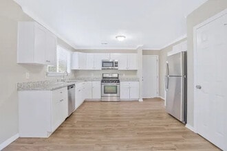 1499 Prittston Farm Rd in Lithonia, GA - Foto de edificio - Building Photo