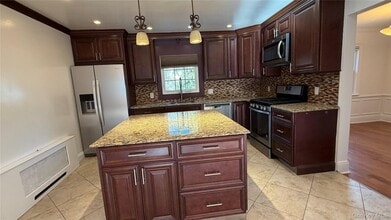 2 Wyman St in Rye Brook, NY - Building Photo - Building Photo