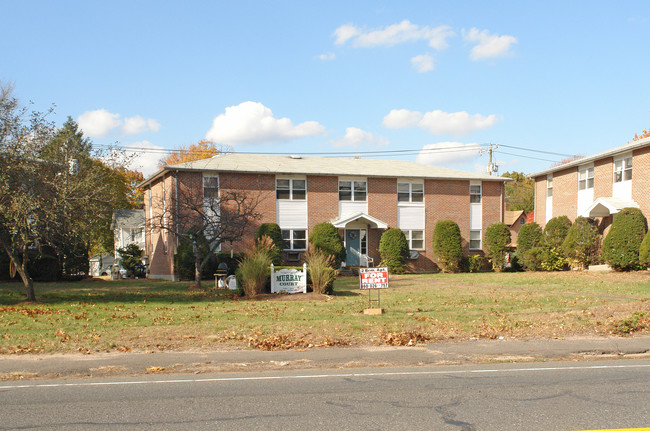 Plum tree in Southington, CT - Foto de edificio - Building Photo