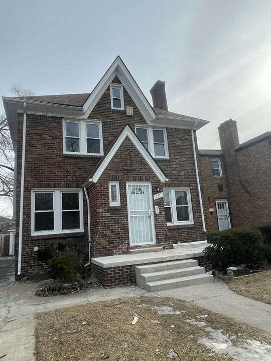 17310 Santa Barbara Dr in Detroit, MI - Building Photo