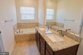 18086 Red Cedar Rd in Dumfries, VA - Building Photo - Building Photo