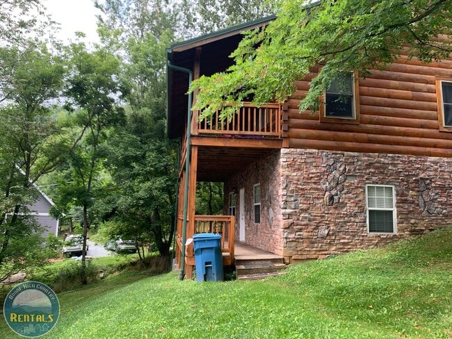647 Junaluska Rd in Boone, NC - Building Photo - Building Photo